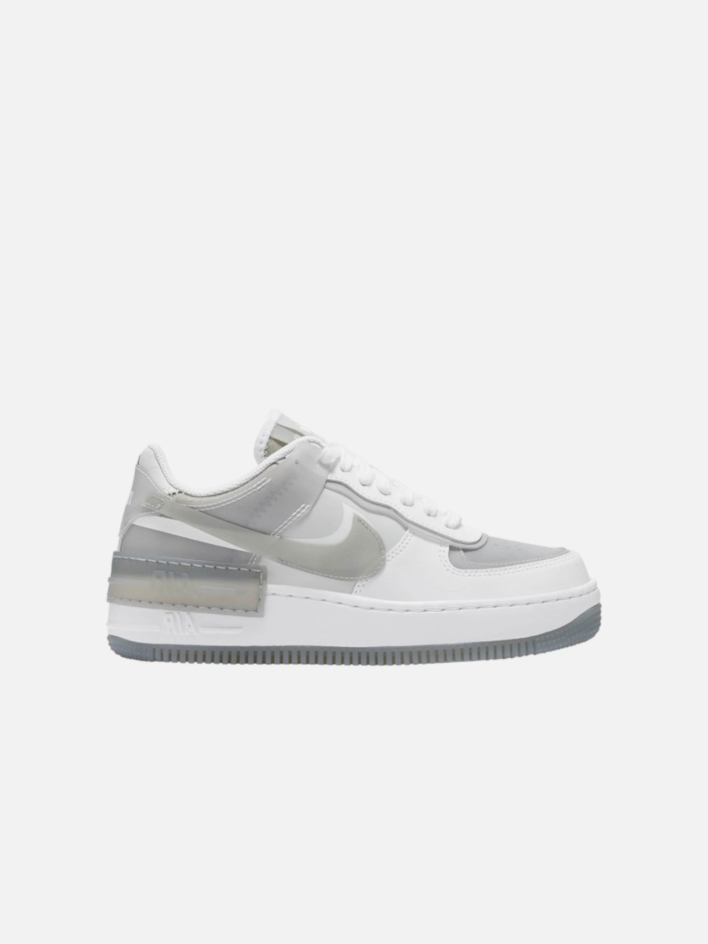 Baskets basses 'Air Force 1 Shadow SE' NIKE en gris : devant