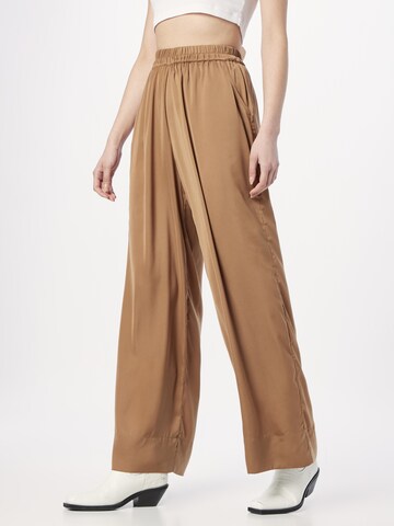 SECOND FEMALE Wide leg Broek 'Mingai' in Bruin: voorkant