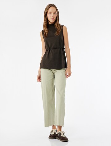 Koton Loose fit Jeans in Green: front