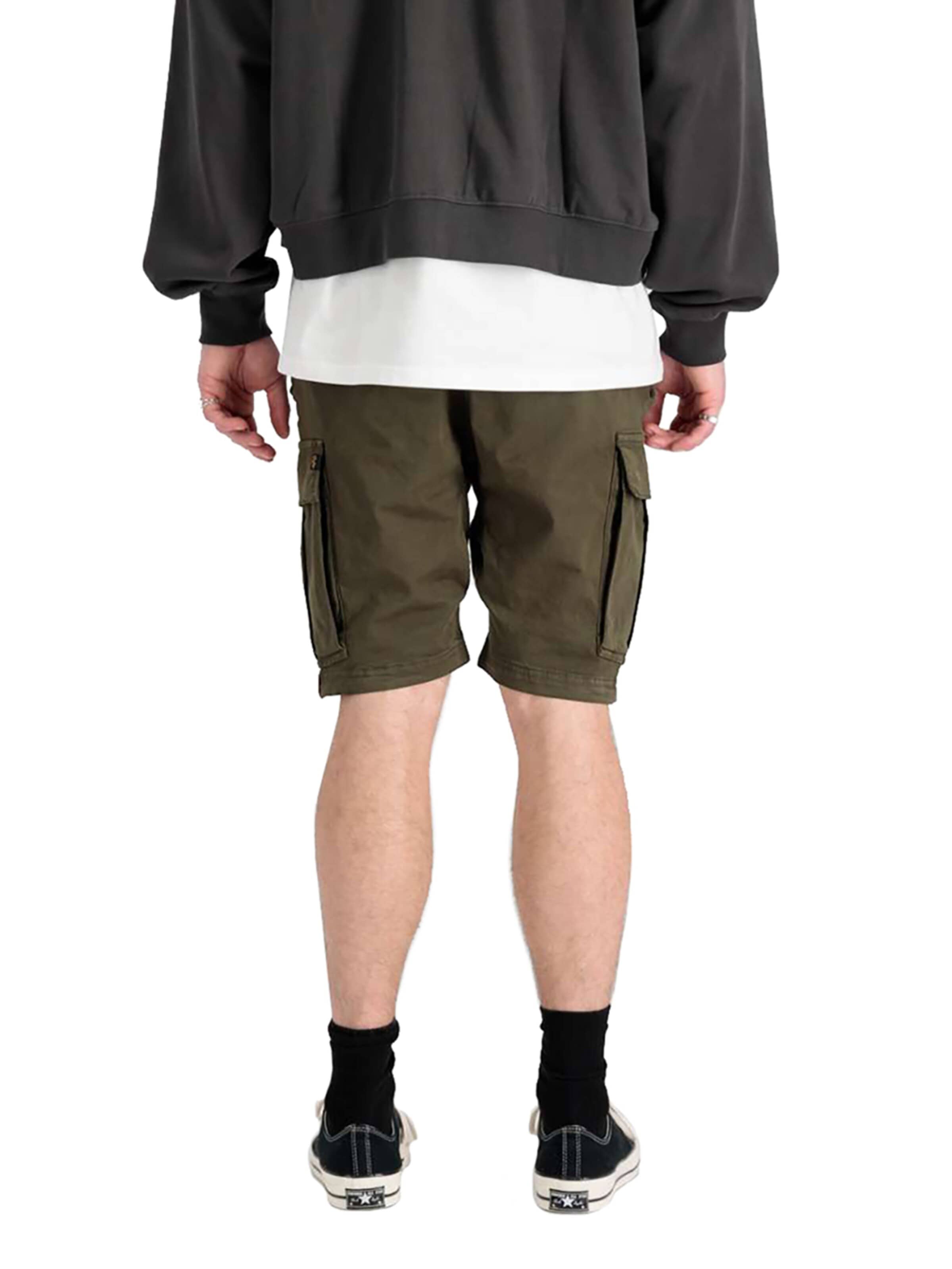 ALPHA INDUSTRIES Regular Hose‌‌‌ in Grün