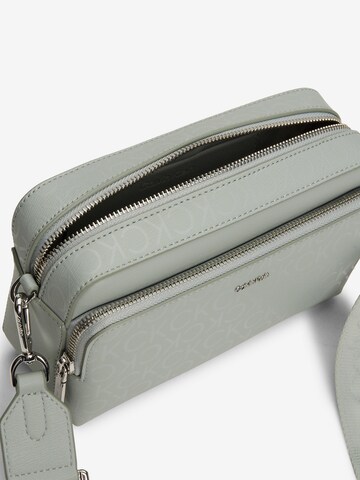 Calvin Klein Crossbody Bag 'Must' in Green