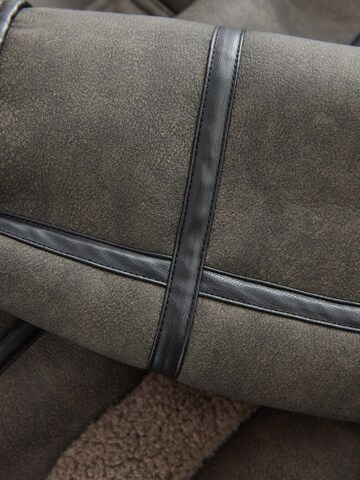 Next Kurtka zimowa w kolorze szary