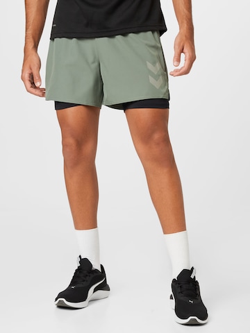Hummel Regular Urheiluhousut 'Force' värissä vihreä: edessä