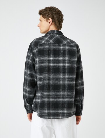Koton Regular Fit Hemd in Schwarz