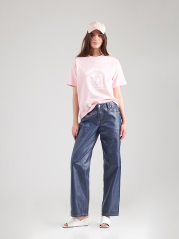 Juicy Couture T-shirt 'THE ARCHED FOOTBALL' i rosa