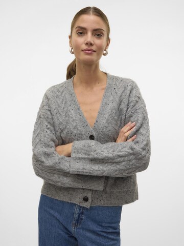 VERO MODA Gebreid vest 'COLETTE' in Grijs