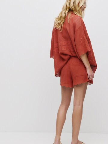 regular Pantaloni di Pull&Bear in rosso