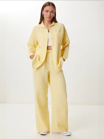 Completo pantalone di Happiness İstanbul in giallo: frontale