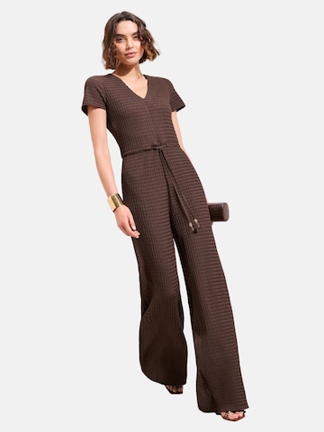 Salopeta de la Friends Like These pe maro: față