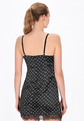 myMo at night - Vestido en negro