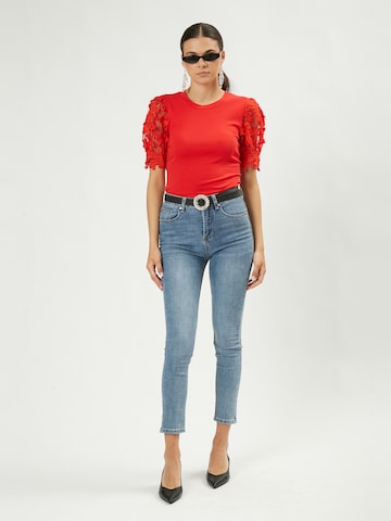 Influencer Shirt in Rot