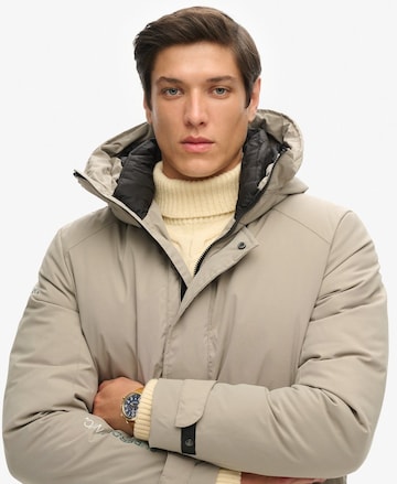 Superdry Tussenparka in Grijs