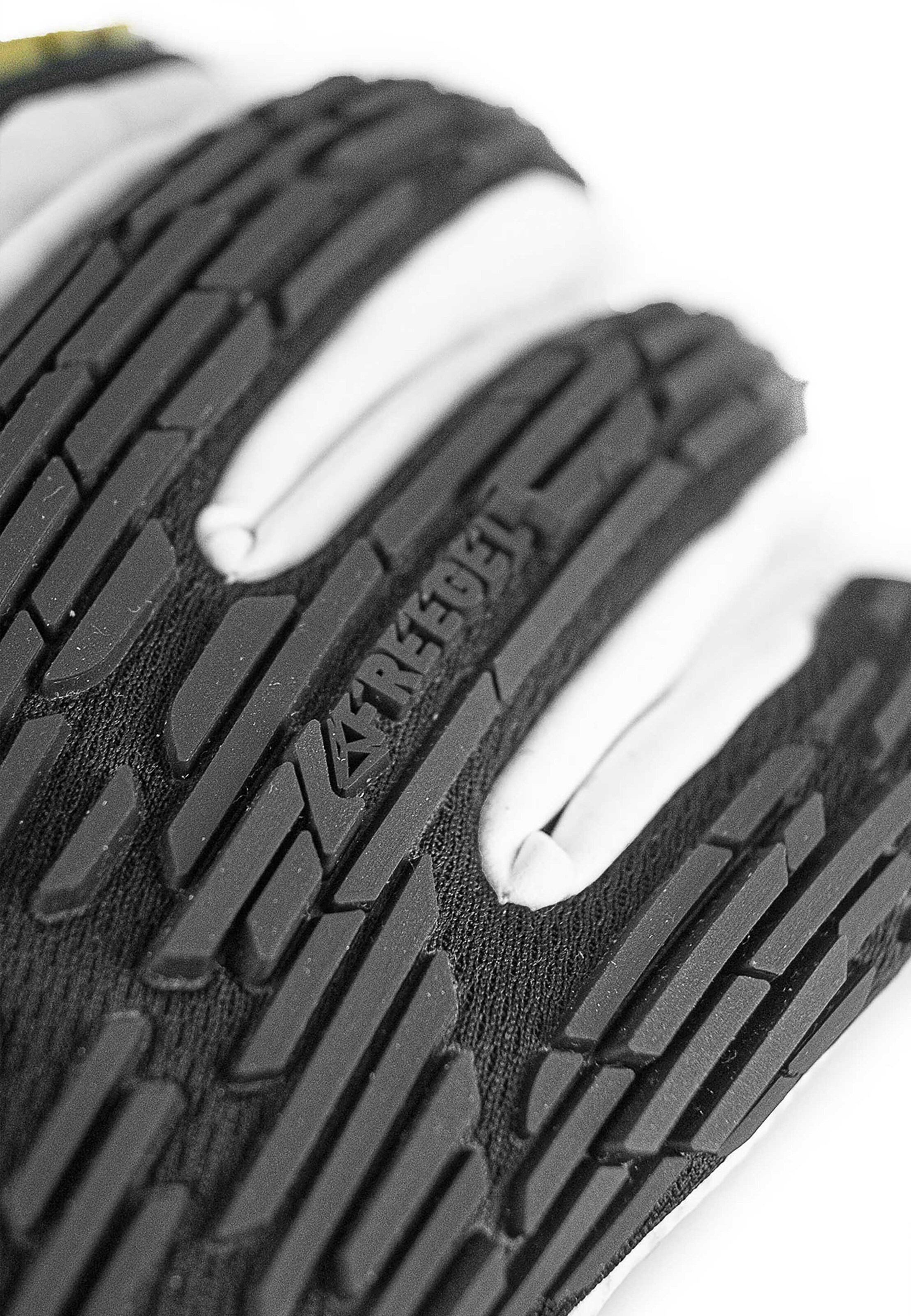 REUSCH Torwarthandschuh 'Attrakt Freegel Gold X GluePrint Finger Support' in Schwarz
