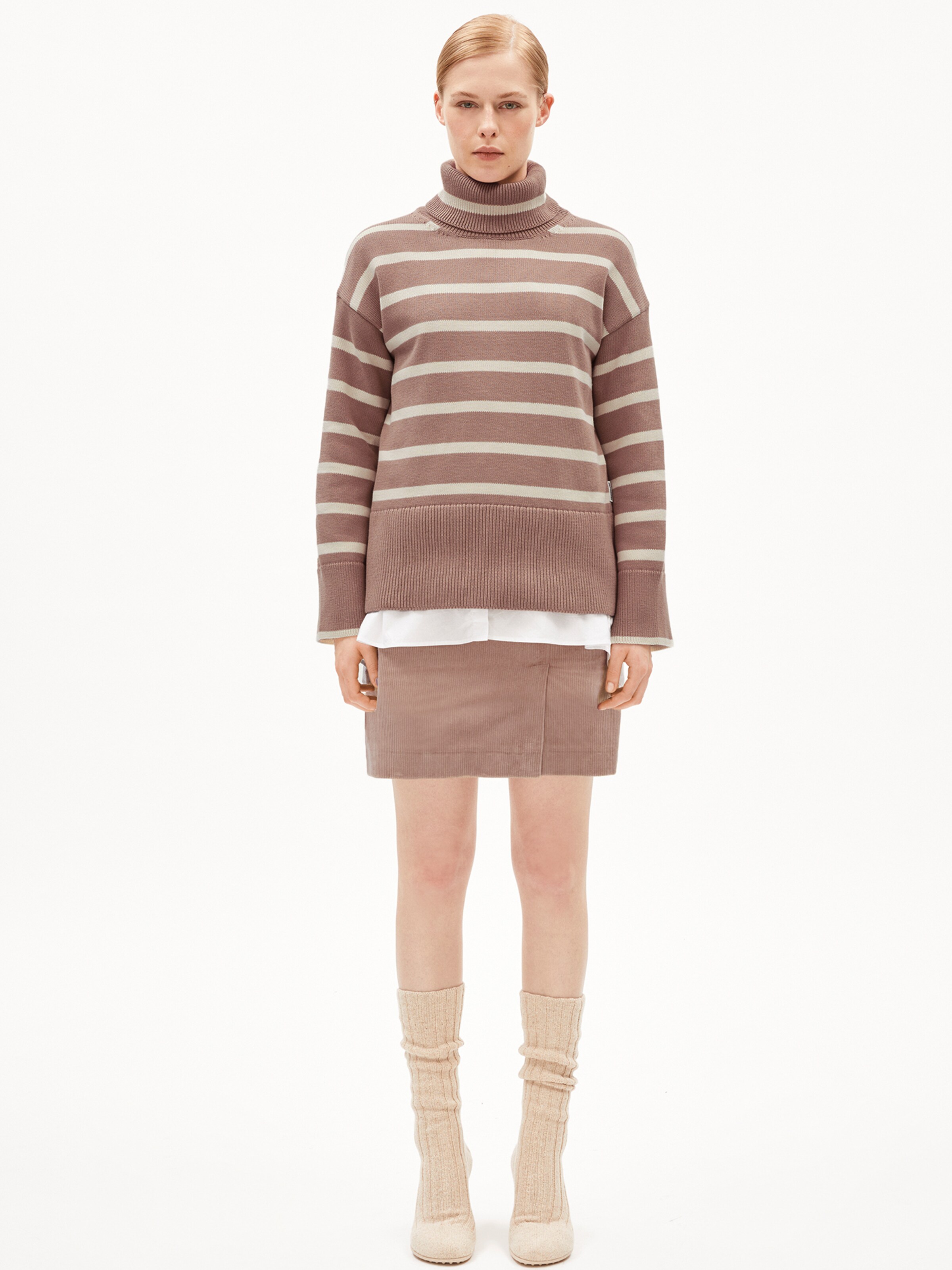 ARMEDANGELS Trui 'Chanaa' in Bruin: voorkant