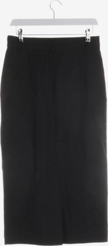 Closed Skirt in S in Black