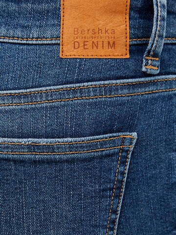 Skinny Jeans de la Bershka pe albastru