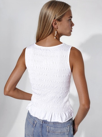 Busem - Blusa em branco