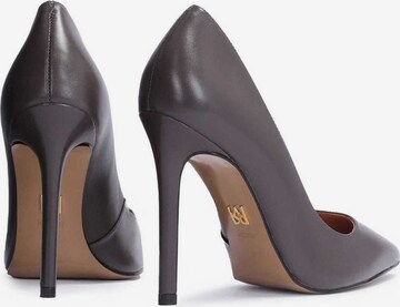 Kazar Pumps in Brown