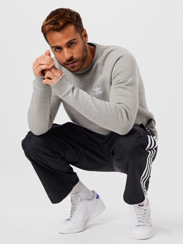 ADIDAS ORIGINALS Regular Fit Sweatshirt 'Adicolor Essentials Trefoil' in Grau