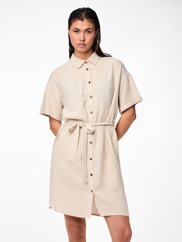 Robe-chemise 'VINSTY' PIECES en beige : devant