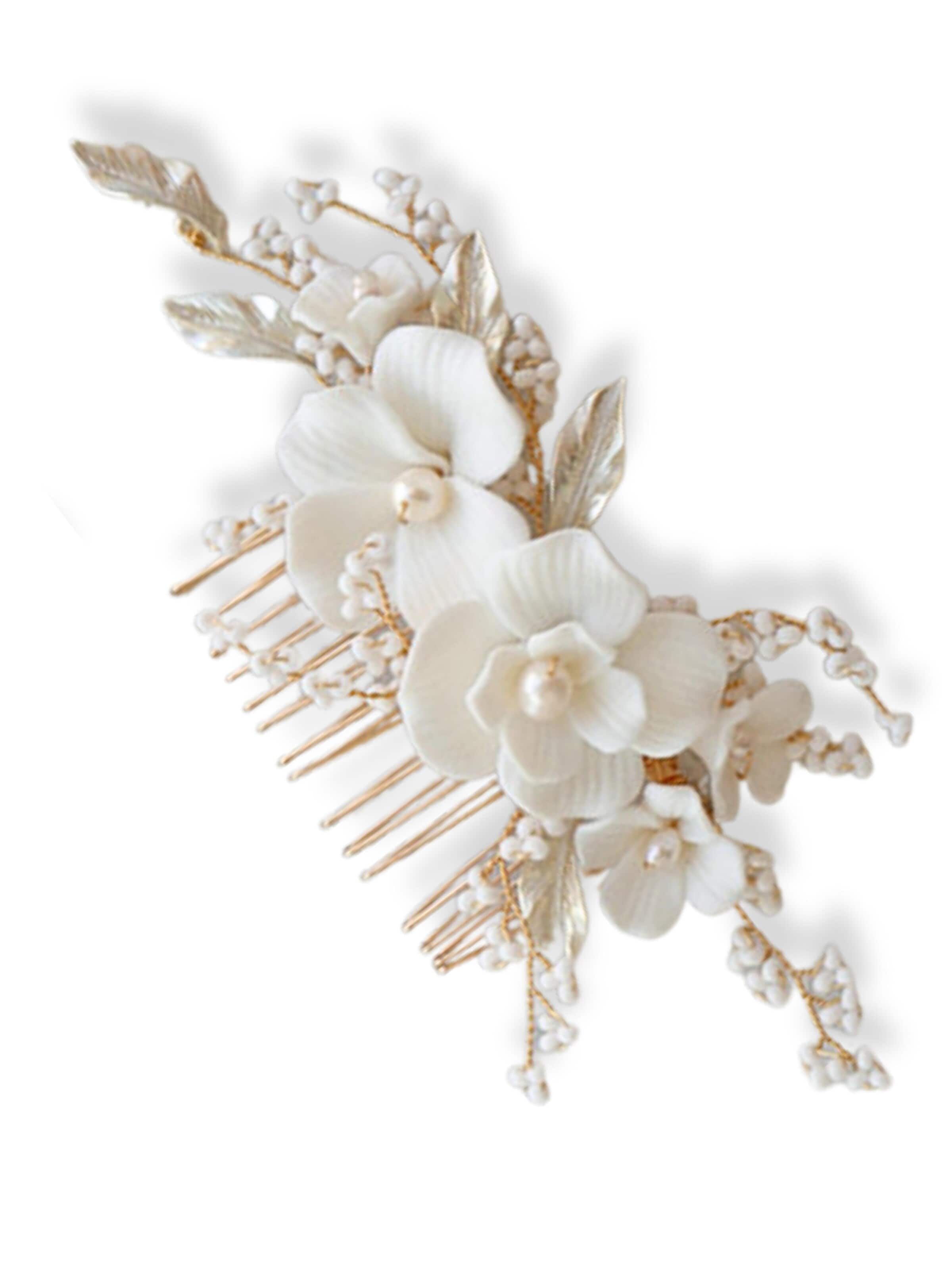 ANNIS WIESBADEN EST. 2021 Hair Jewelry 'Perlenblüten-Brauthaarkamm "Amélie" ivory, handgefertigt' in One size in Gold, Item view