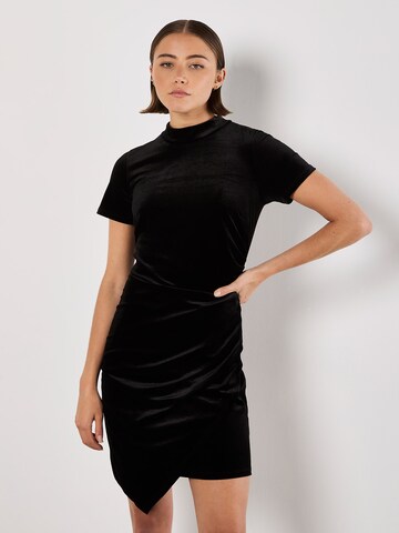 Robe ' ' Apricot en noir : devant
