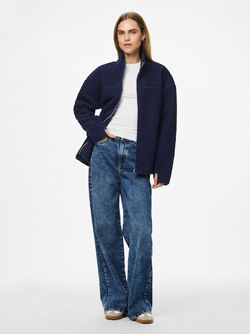 Veste en polaire 'PCSadia' PIECES en bleu