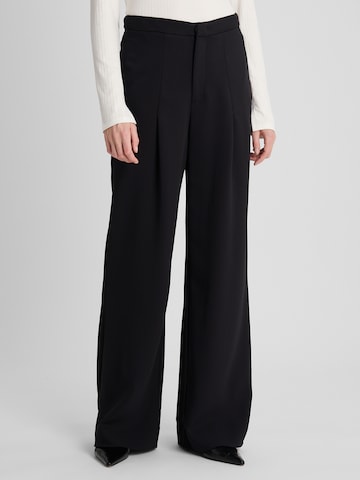 Guido Maria Kretschmer Women Wide leg Veckad byxa 'Inga' i svart: framsida