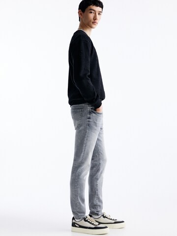 Pull&Bear Skinny Jeans in Grau