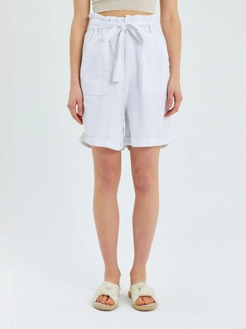 MixRay Shorts in Weiß: Vorderseite