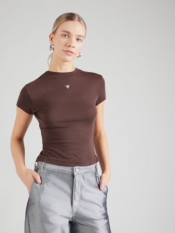 GUESS Tričko 'TINA' – hnědá: přední strana