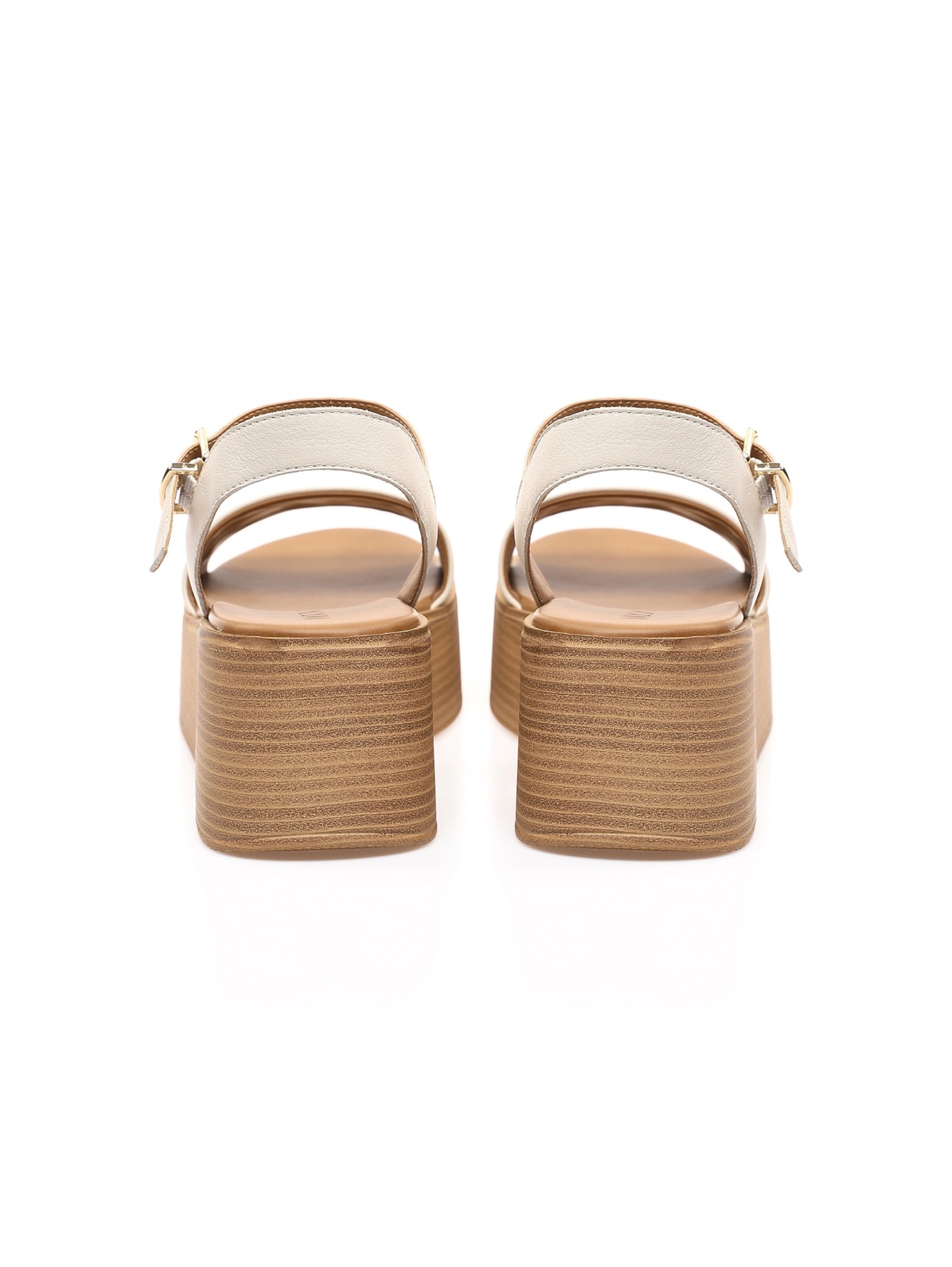 Sandalo di INUOVO in beige