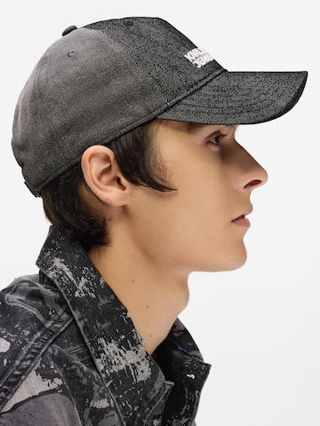 Șapcă de la KARL LAGERFELD JEANS pe negru