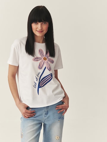 TATUUM - Camiseta 'Carla' en blanco: frente