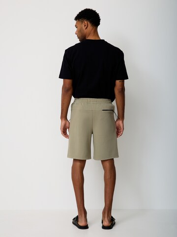 PADDOCKS Regular Chinohose in Grün