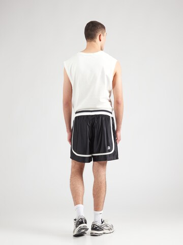 new balance Regular Shorts in Schwarz