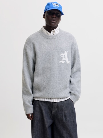 Pull-over 'JCOLEGACY' JACK & JONES en gris : devant