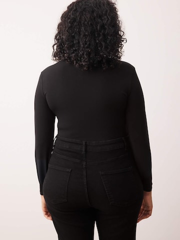Body Trendyol Curve en noir