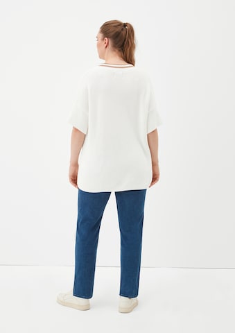 Pull-over TRIANGLE en blanc