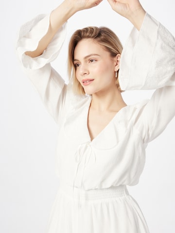 Robe-chemise 'Felicia' VERO MODA en blanc