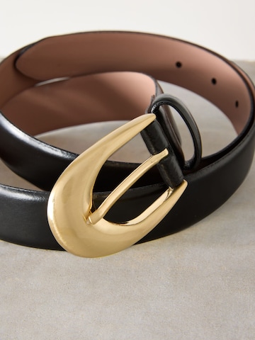 Next Belt in Black