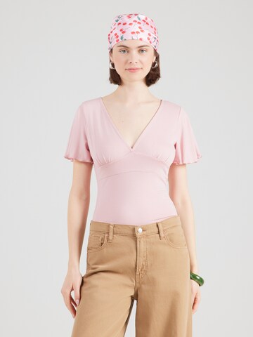 ABOUT YOU T-shirt 'Caren' i rosa: framsida