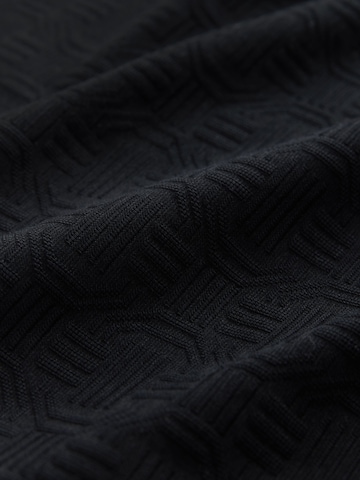 Next Shirt in Black