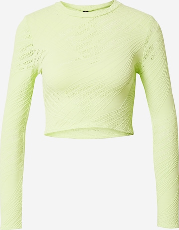 Onzie Performance Shirt in Green: front