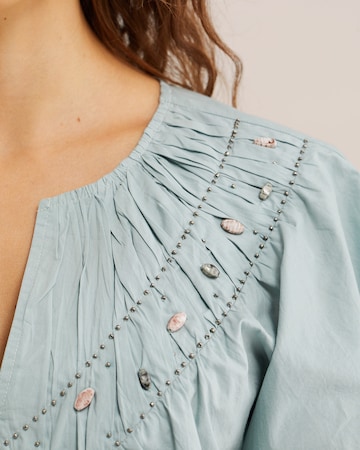 Bluză de la WE Fashion pe albastru