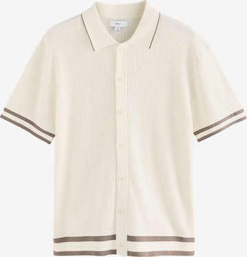 Next Regular Fit Neuletakki värissä valkoinen: etupuoli