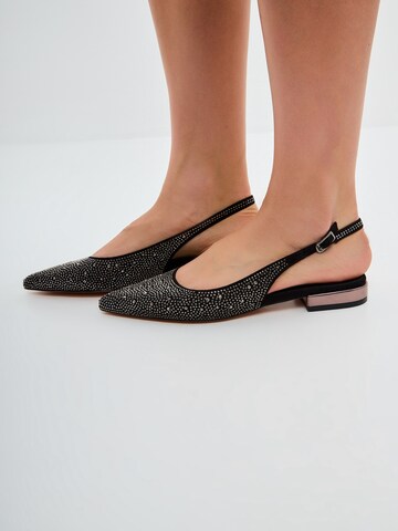 CESARE GASPARI Ballet Flats in Black