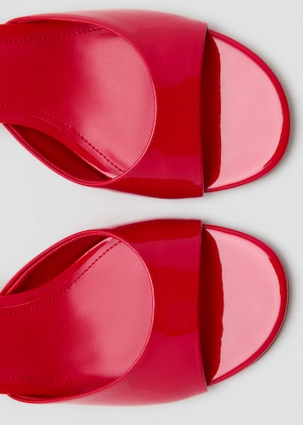 MANGO - Zapatos abiertos 'SANDYR' en rojo