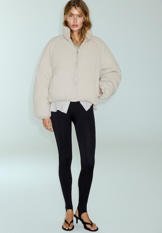 Giacca di mezza stagione di Pull&Bear in bianco