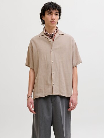 JACK & JONES - Ajuste confortable Camisa en beige: frente